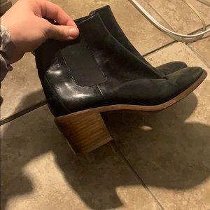 Madewell black heeled Chelsea boot
